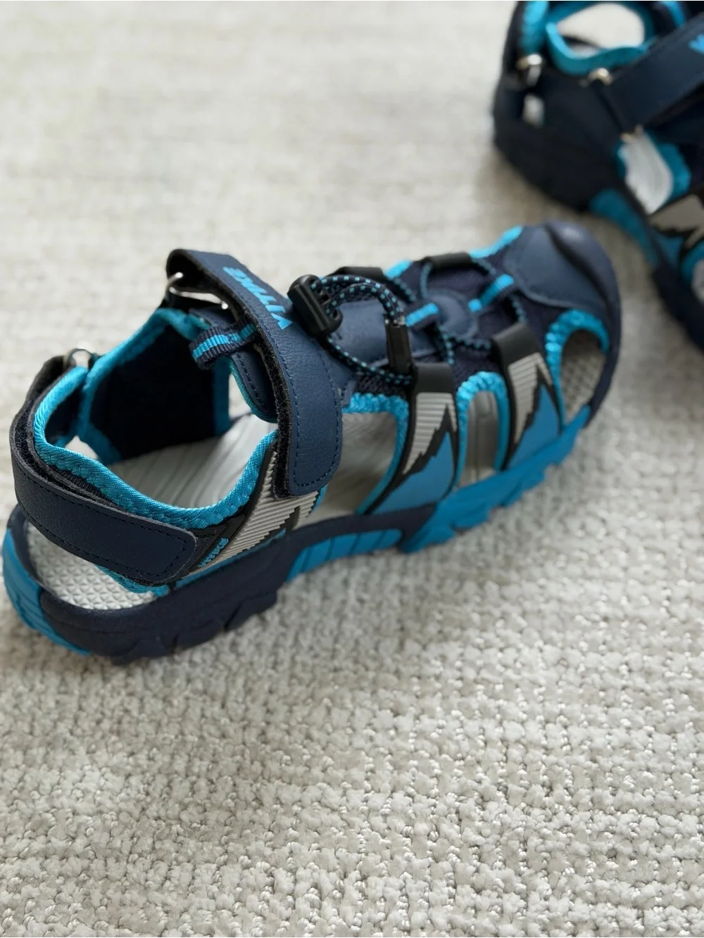 VITIKE Boys Big Kids Closed Toe Sports Sandals Water Shoes Size 3 Navy Cyan